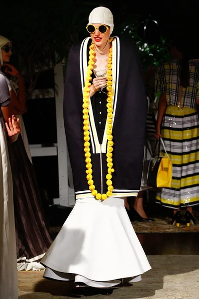 Look 13
